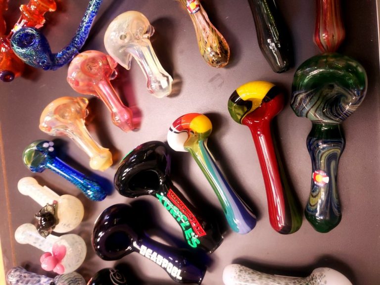 introducing-eight-popular-types-of-glass-pipes